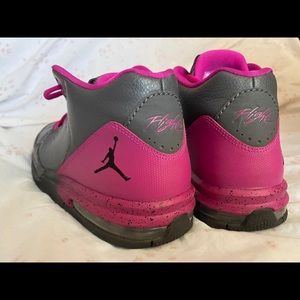 Jordans Woman’s size 10